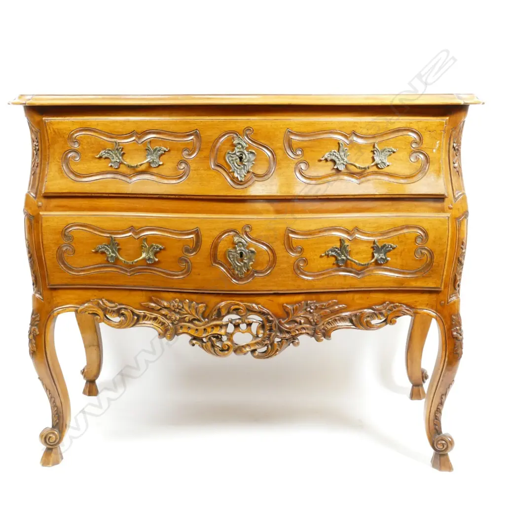 A European walnut serpentine bombe commode Image 1++