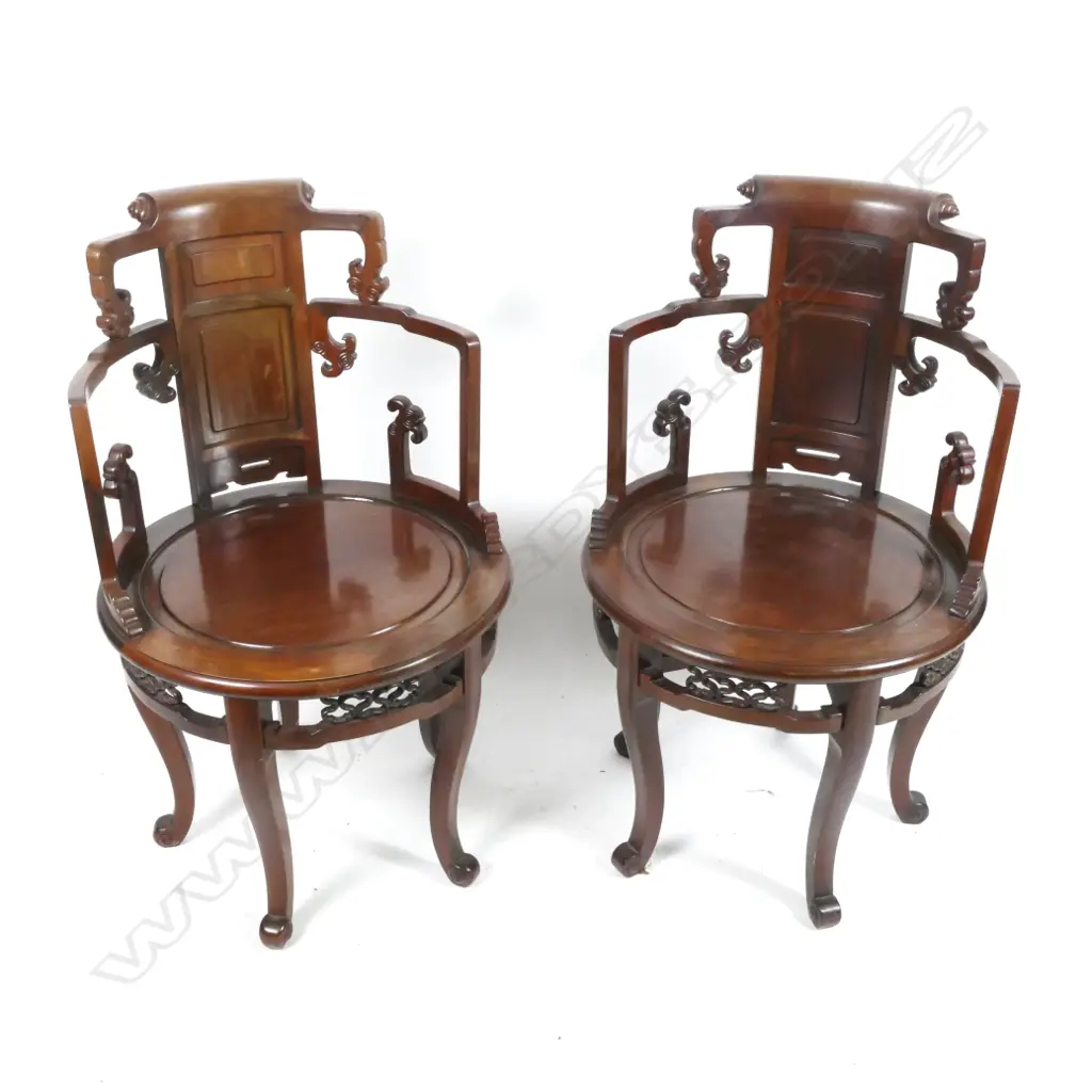 A pair of Chinese rosewood chairs Image 1++