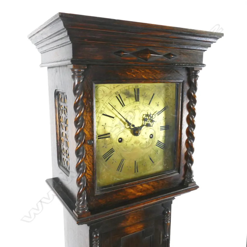 An early 20thC oak 'grandmother' long case clock Image 1++