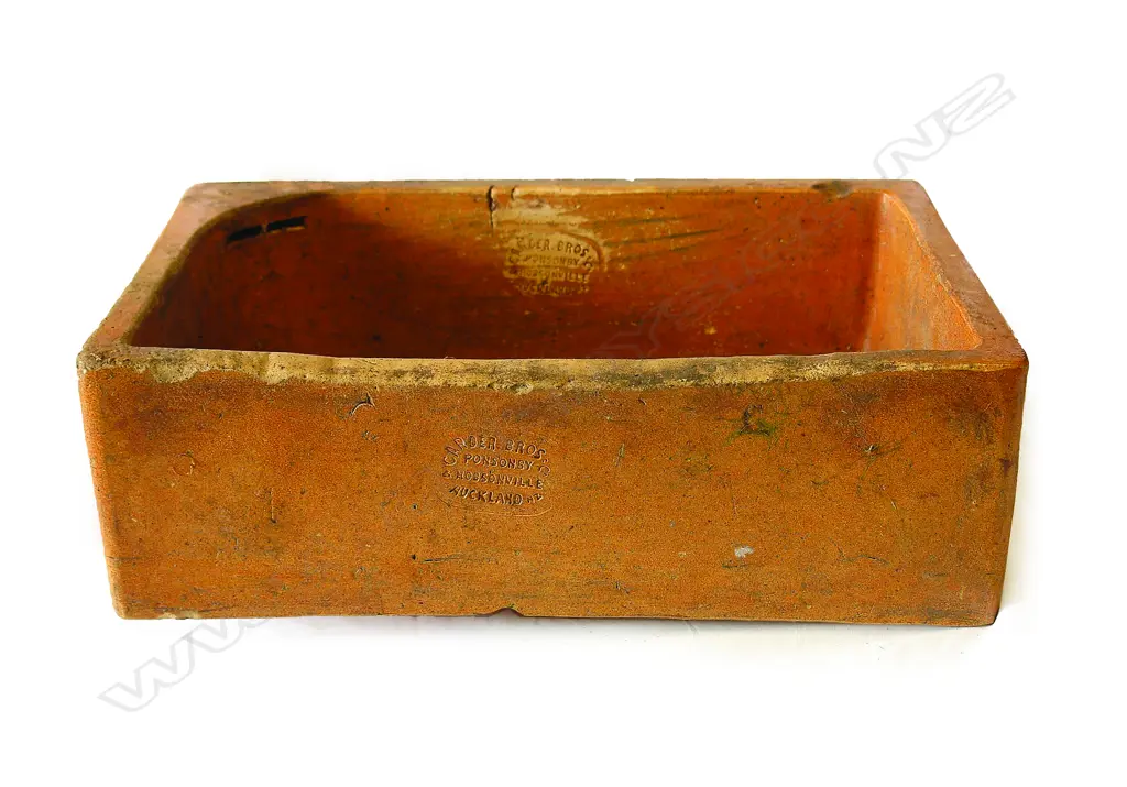 A N.Z. colonial Carder Bros. salt glazed butler's sink Image 1++