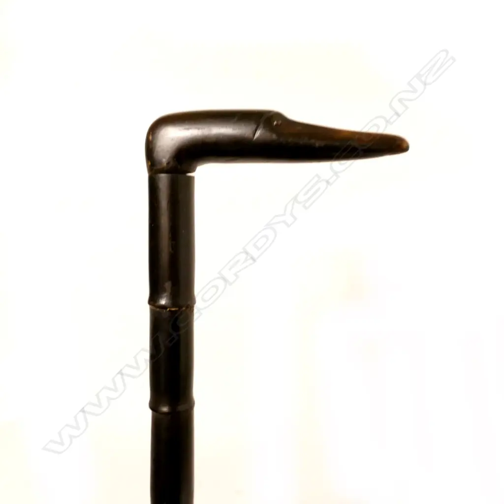 An old horn walking cane Image 1++