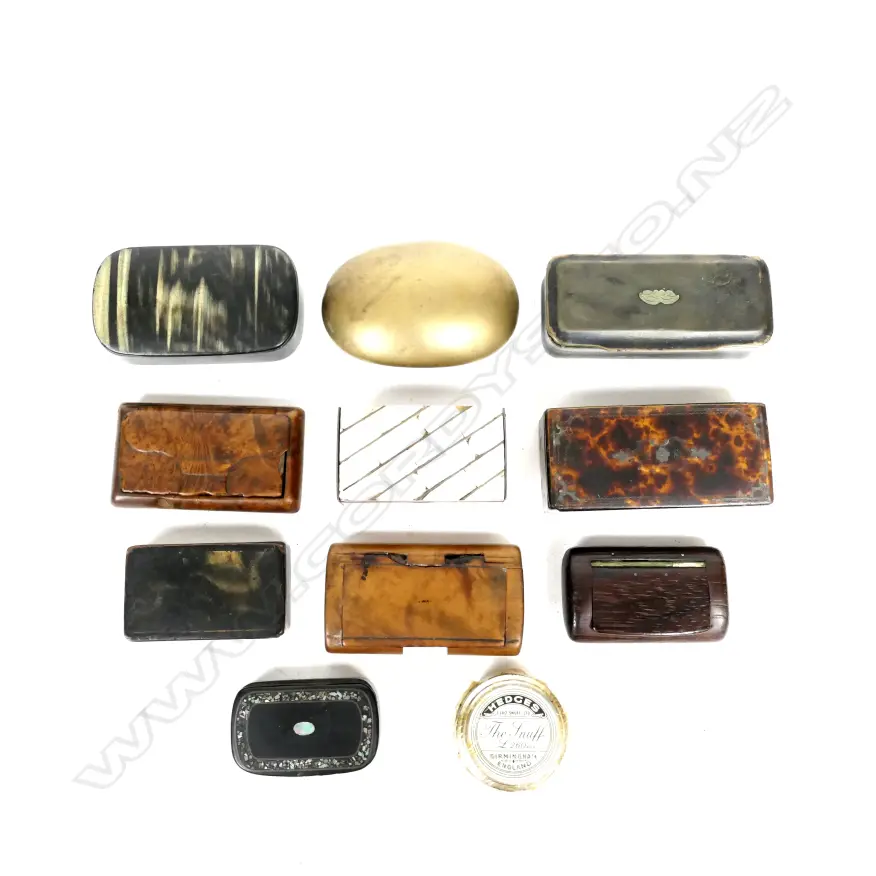 A collection of 10 small old boxes Image 1++