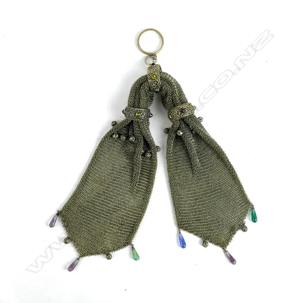 An unusual gilt metal mesh miser's purse Image 1++