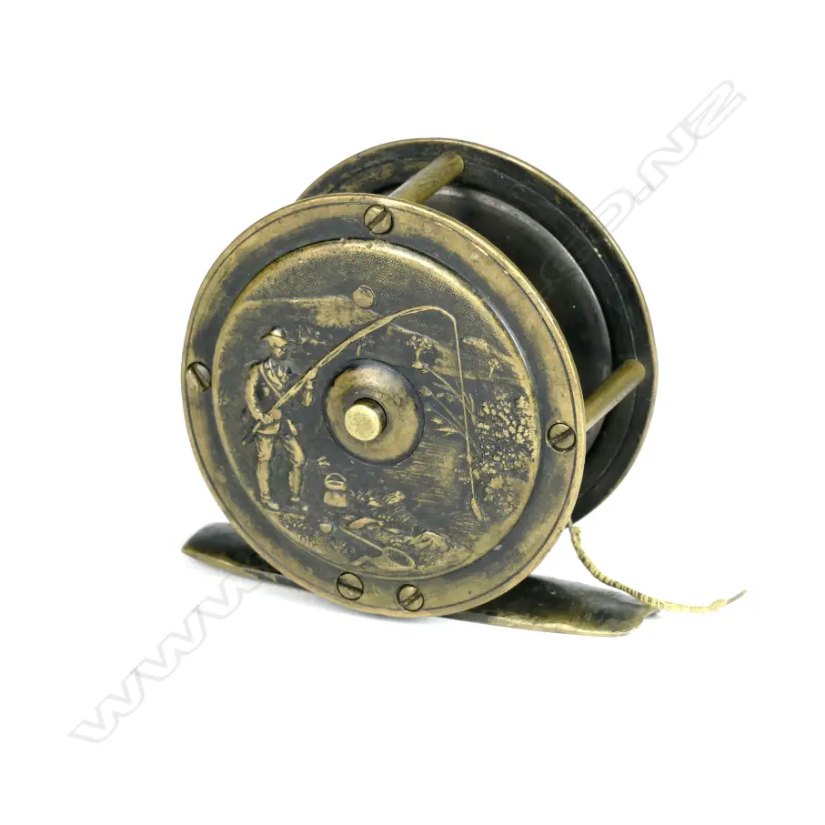 A rare and authentic Heatons 2½" brass reel Image 1++