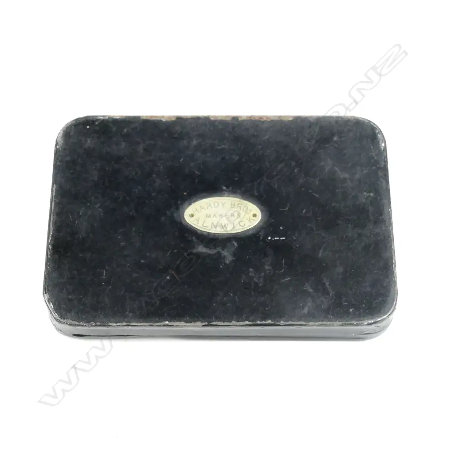 A small 'waistcoat pocket' Hardy Bros. japanned metal fly box Image 1++