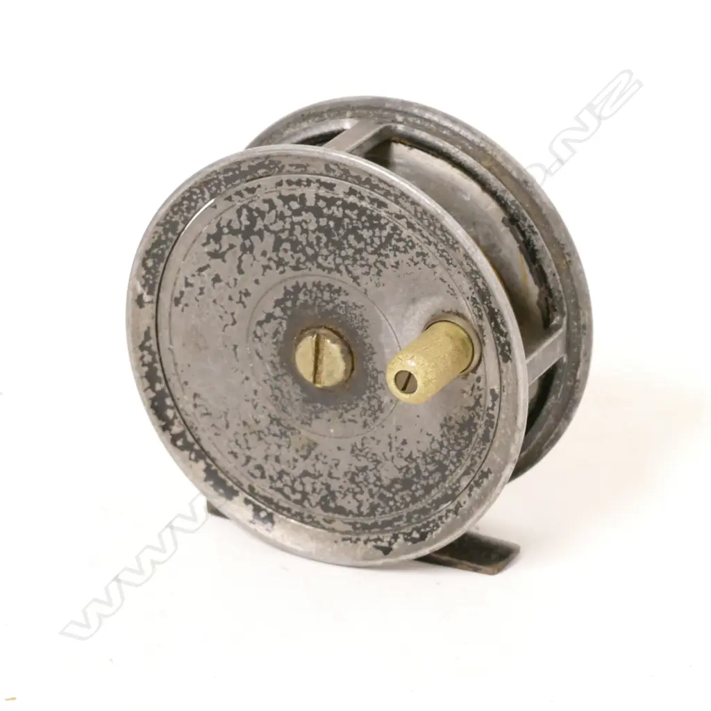 A 3½" Housby Bros. (Auckland) alloy trout reel Image 1++