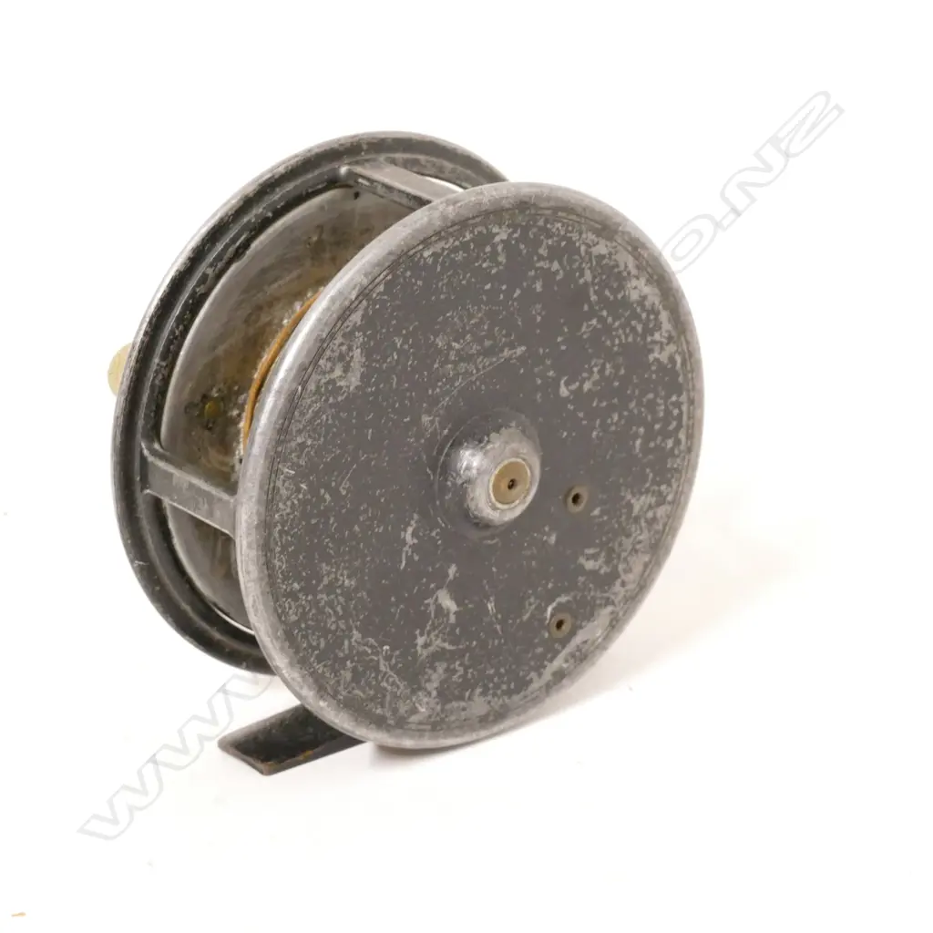 A 3½" Housby Bros. (Auckland) alloy trout reel Image 1++
