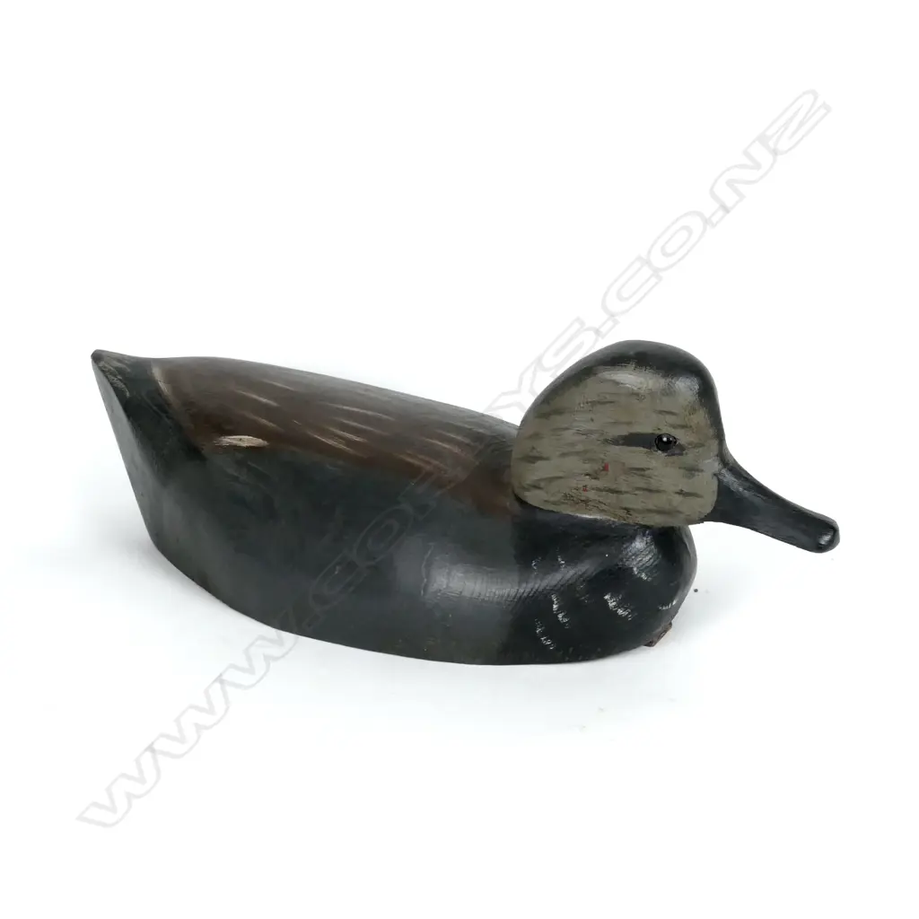 A vintage Canadian Gadwall carved wooden decoy duck Image 1++