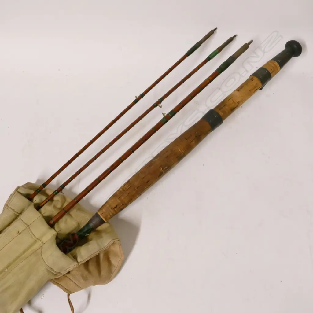 A W.H.Tisdall 'Rotoiti' three-piece split cane trout rod Image 1++