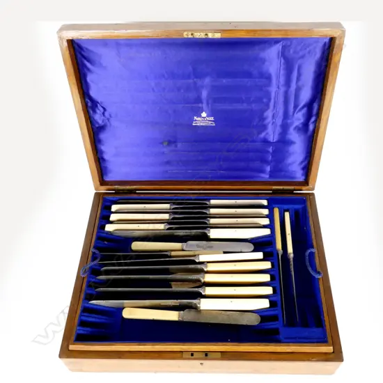 A Mappin & Webb boxed part knife set