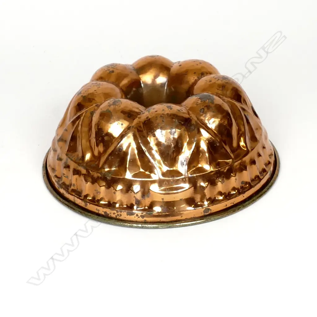 A copper food mould Image 1++