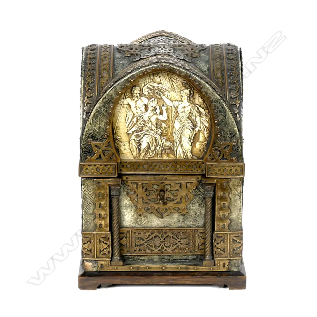 A 19th century Renaissance Revival casket Image 1++
