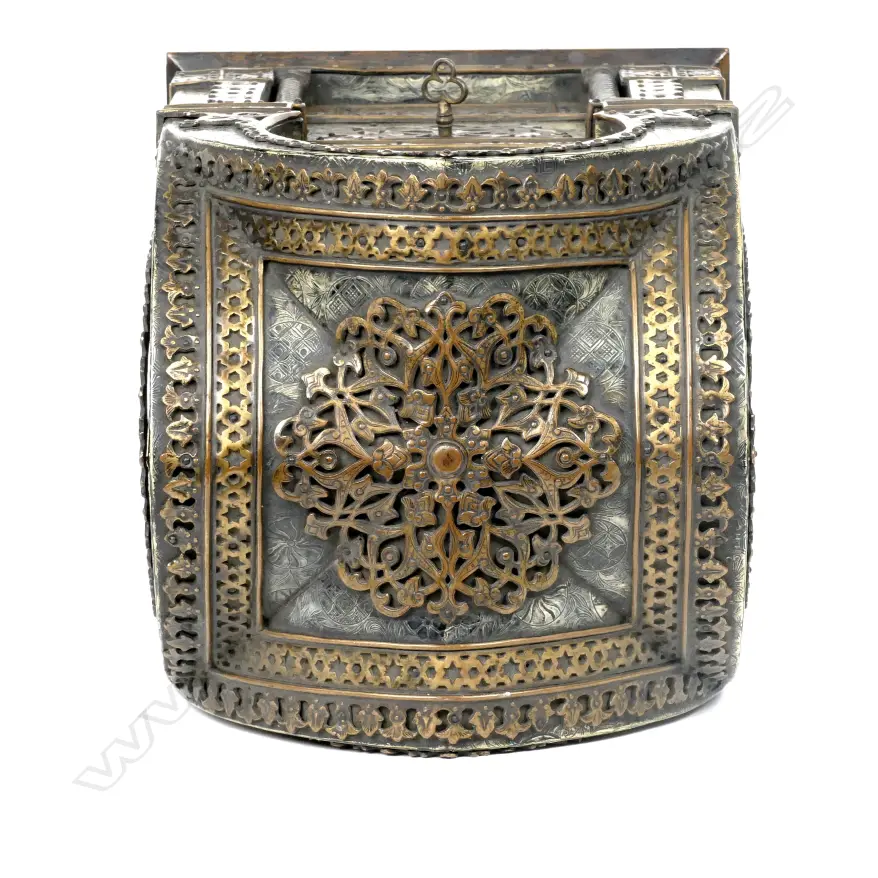 A 19th century Renaissance Revival casket Image 1++