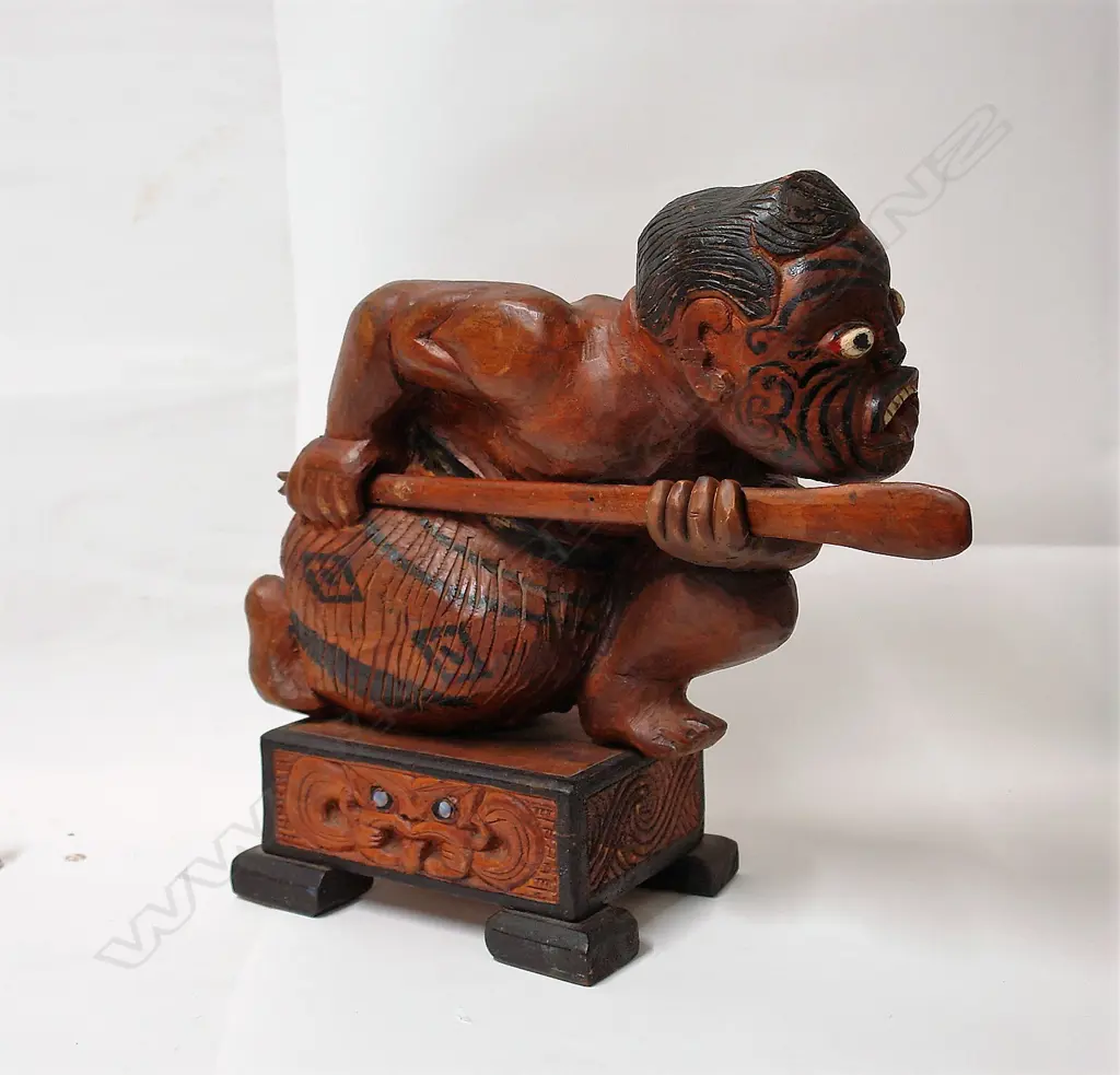 An early 20thC Maori carved folk art warrior Image 1++