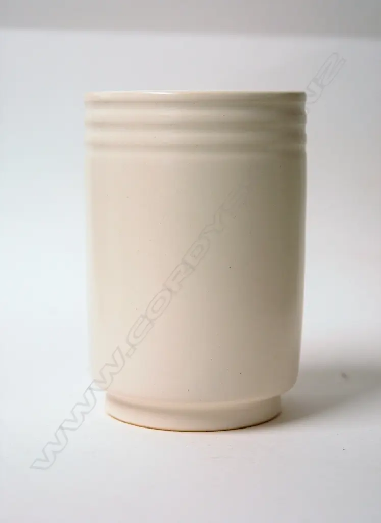 A Crown Lynn small Hand Potted #3 vase Image 1++