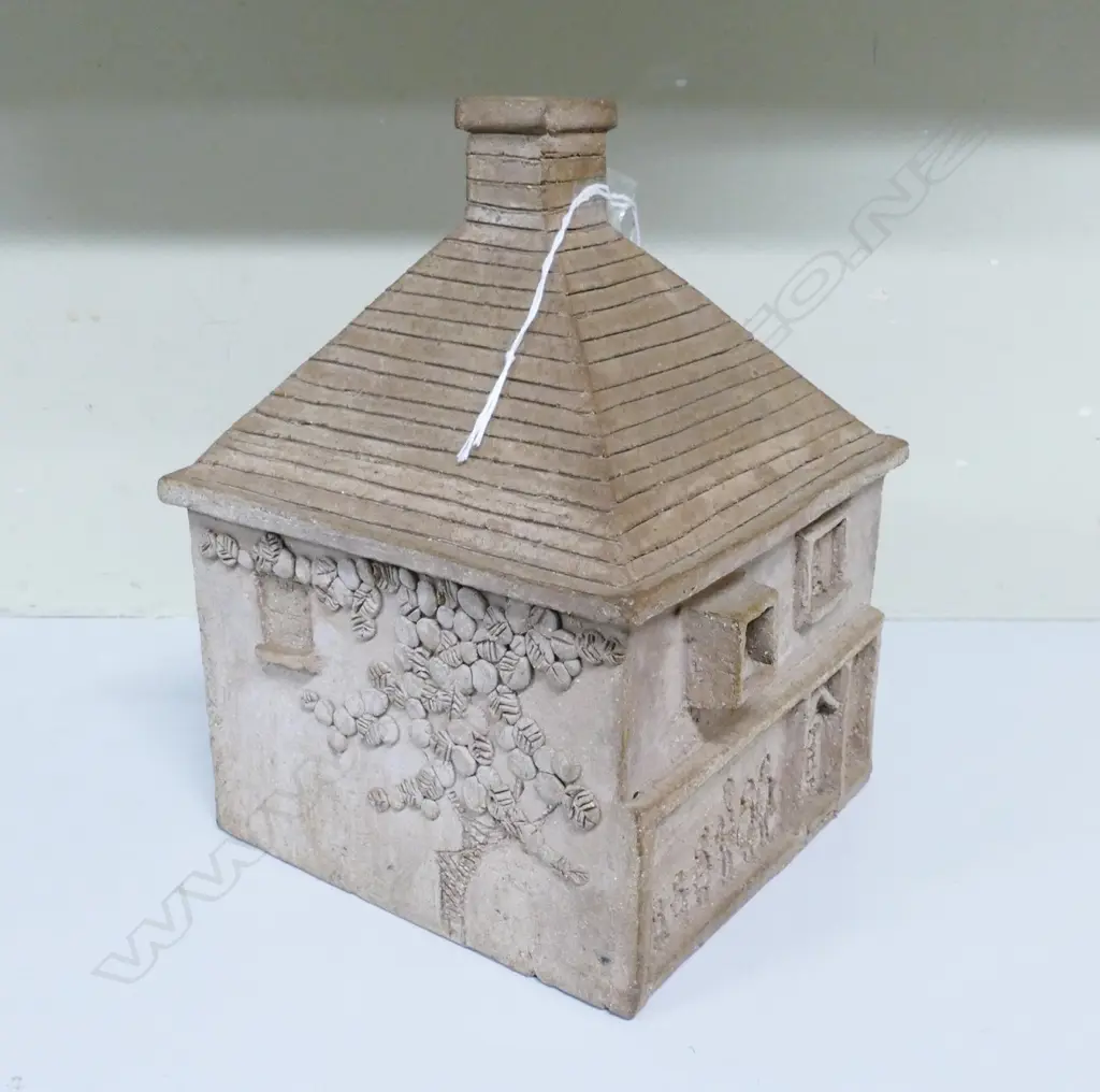 A Ann Wynn Reeves (Ann Clark) pottery house Image 1++