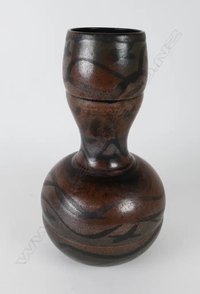 An Anneke Borren brown vase Image 1++