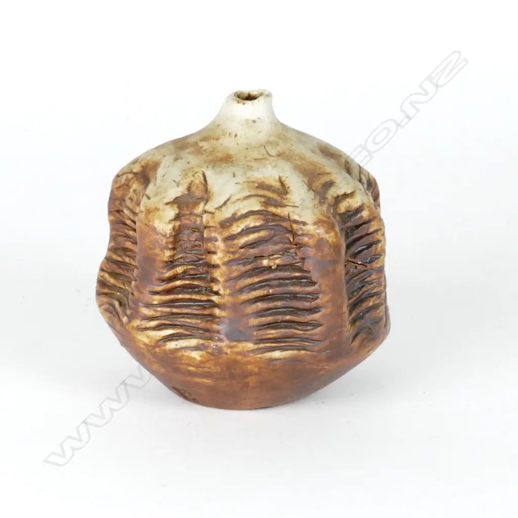 A Len Castle Twig Vase (Grass Pot or Sedge Pot) Image 1++