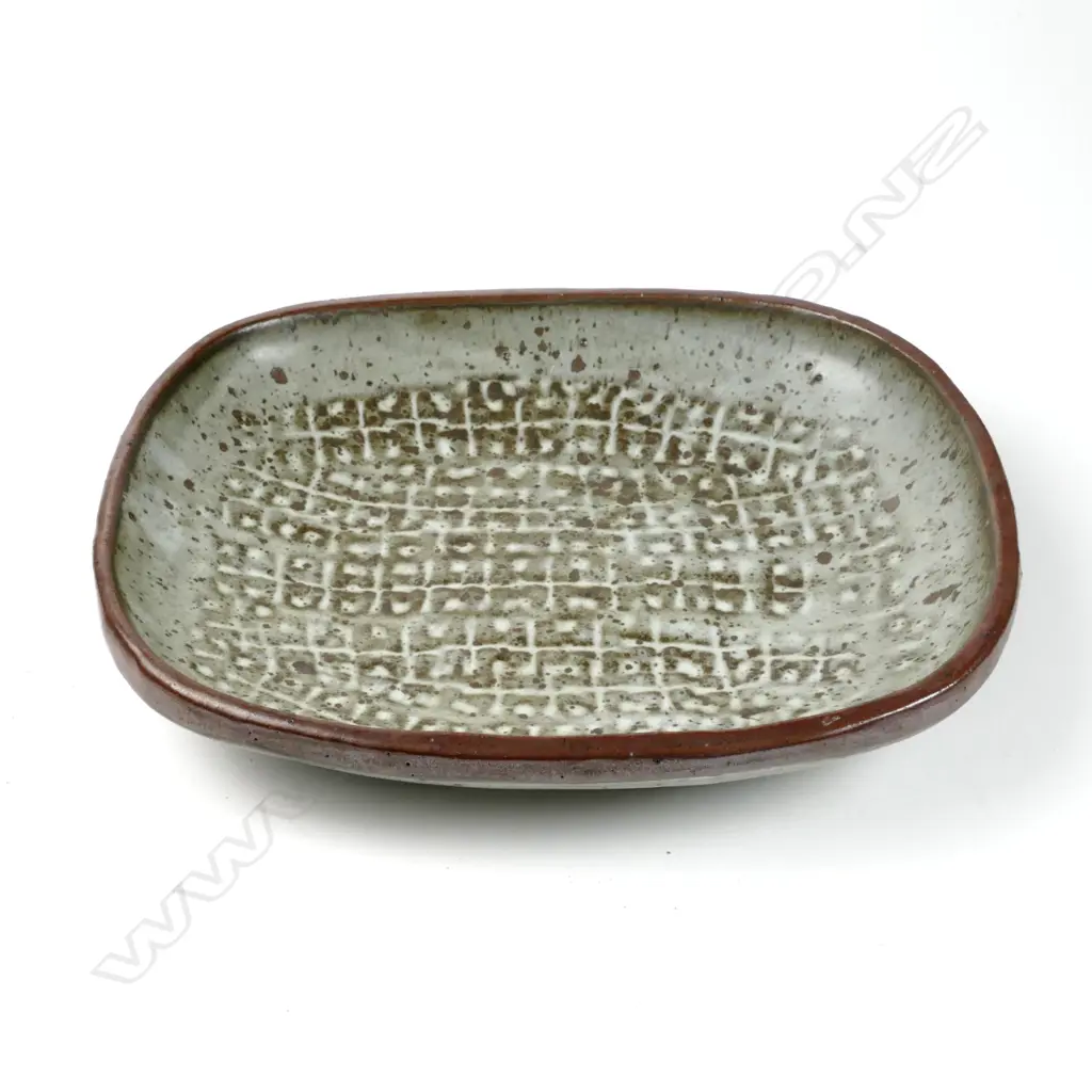 A Len Castle press moulded dish Image 1++