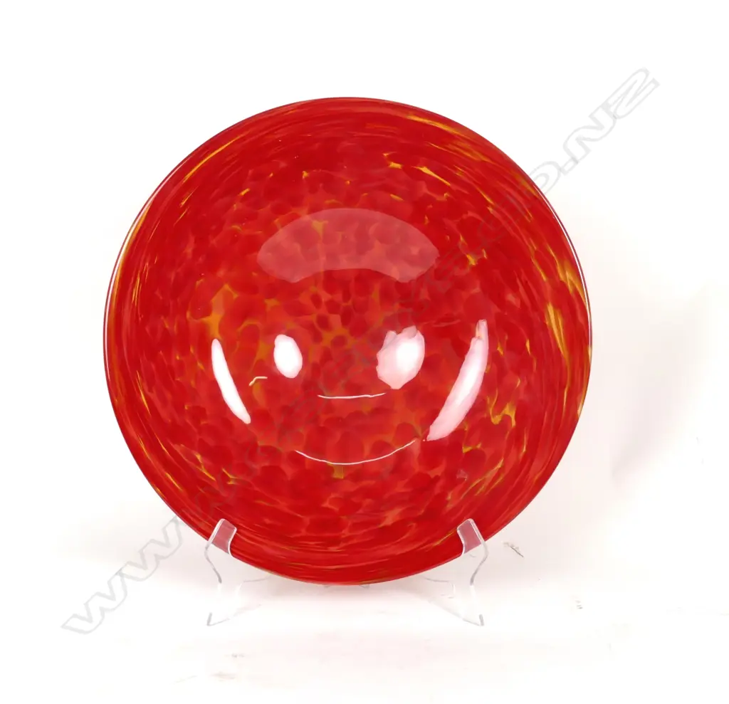 A Garry Nash red chip bowl Image 1++