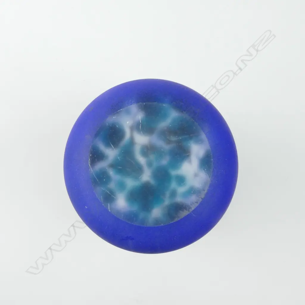 Gary Nash blue forget-me-not vase Image 1++