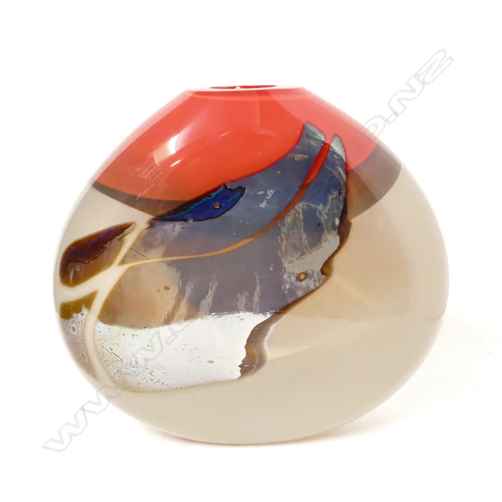 A John Croucher 'Red Wind' flattened circular glass vase Image 1++
