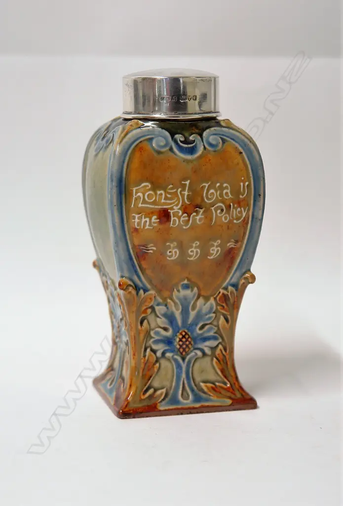 An Edwardian Doulton Lambeth tea caddy Image 1++
