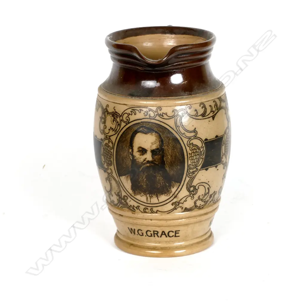 A Doulton commemorative jug Image 1++