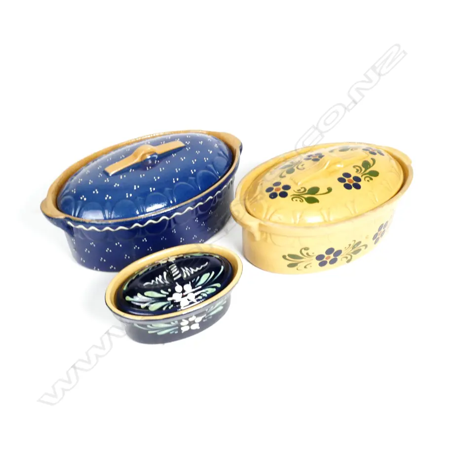 Two large vintage French lidded casserole pots Image 1++