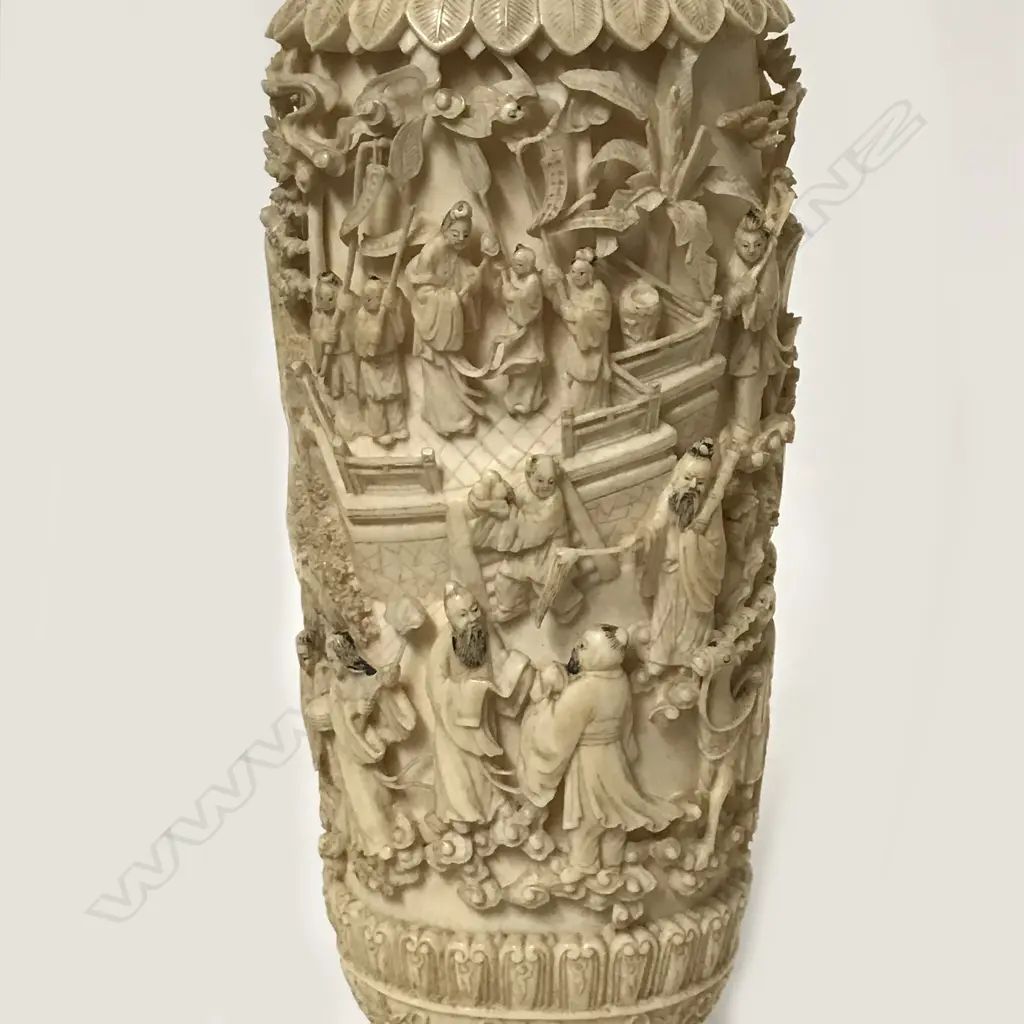 A fine antique Chinese ivory vase and cover Image 1++