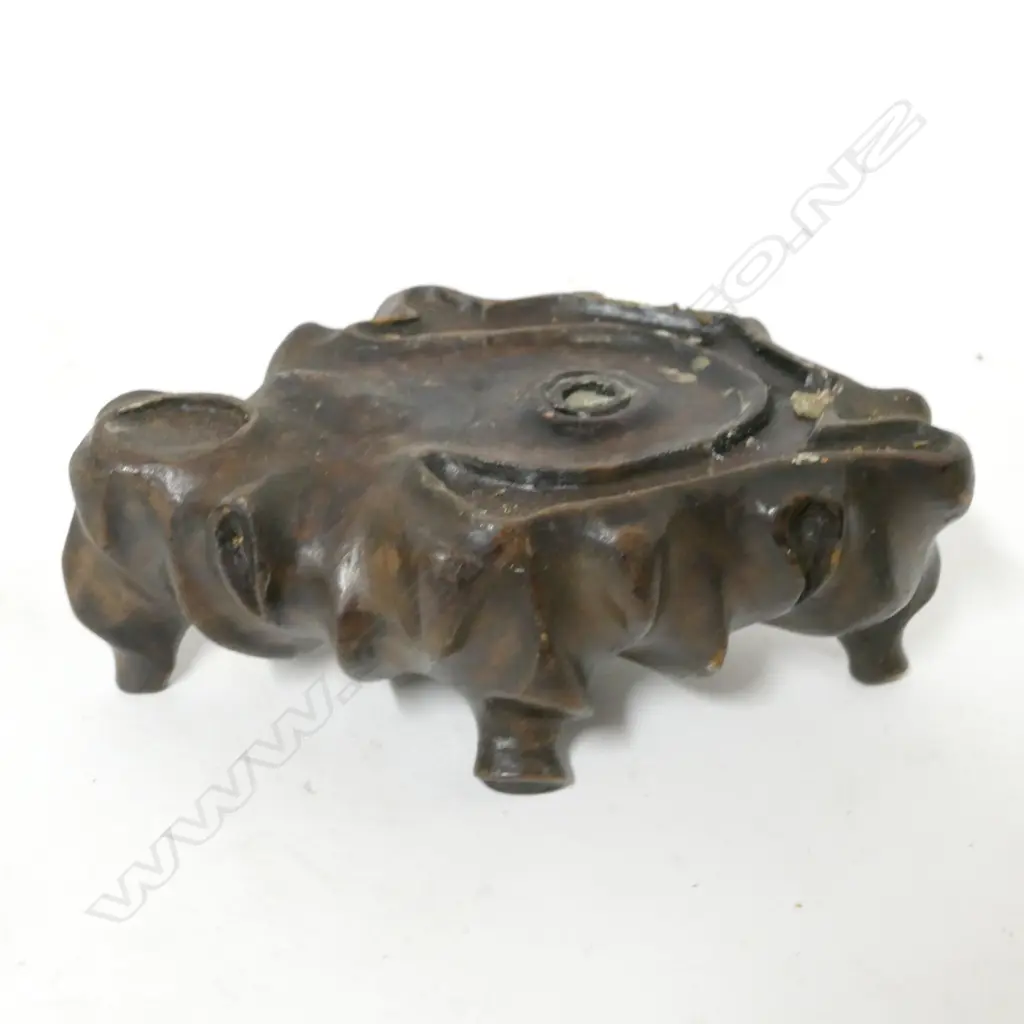 A Chinese agate carved box Image 1++