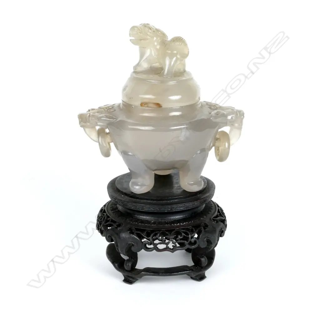A Chinese carved quartz censer and cover Image 1++