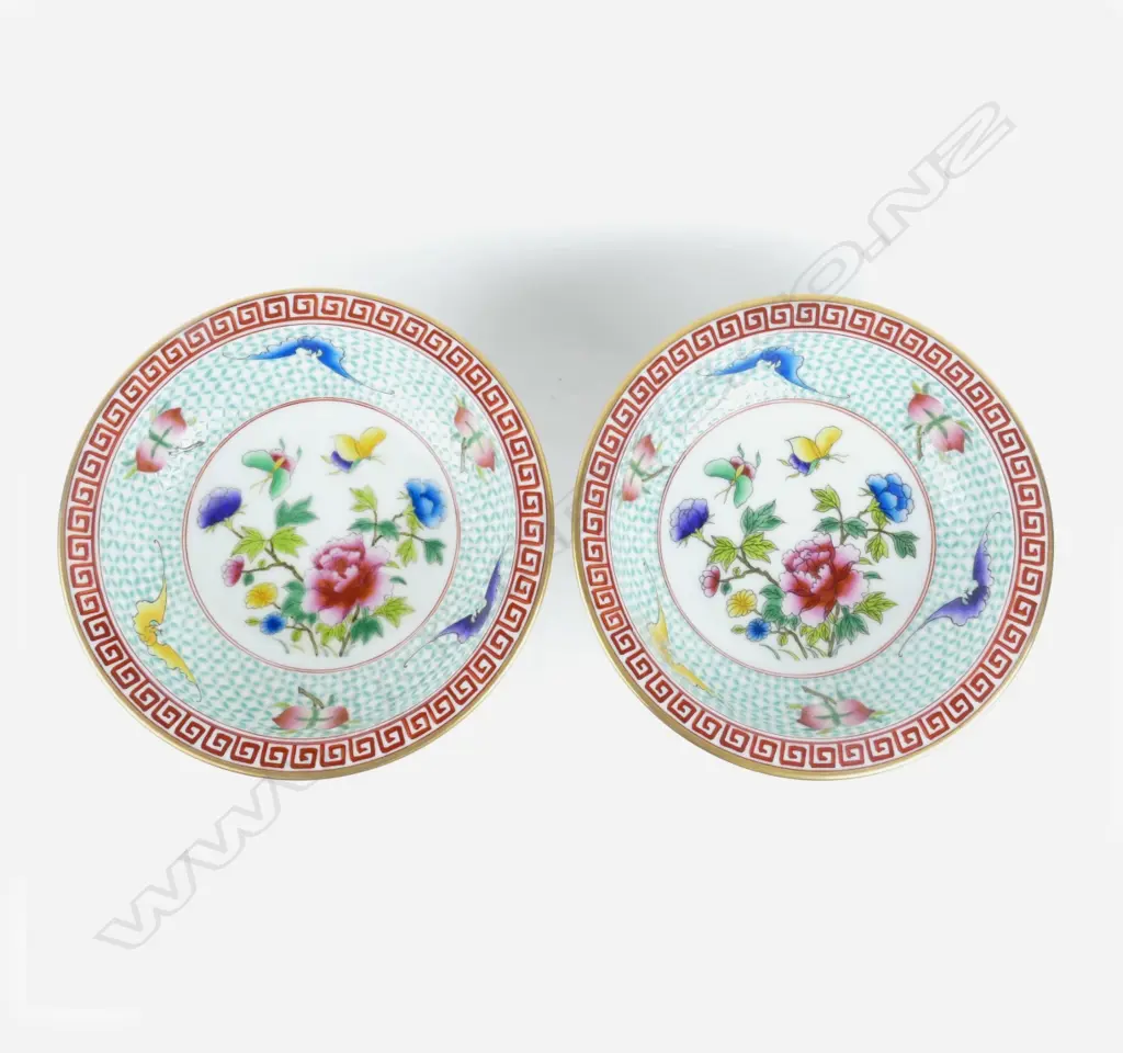 A pair of Chinese porcelain tazza Image 1++