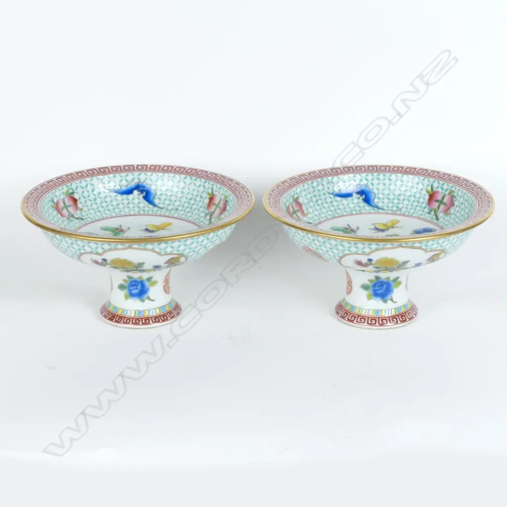 A pair of Chinese porcelain tazza Image 1++