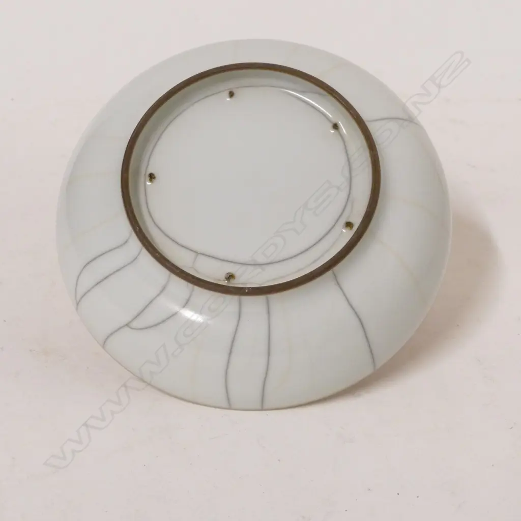 A porcelain shallow small dish Image 1++