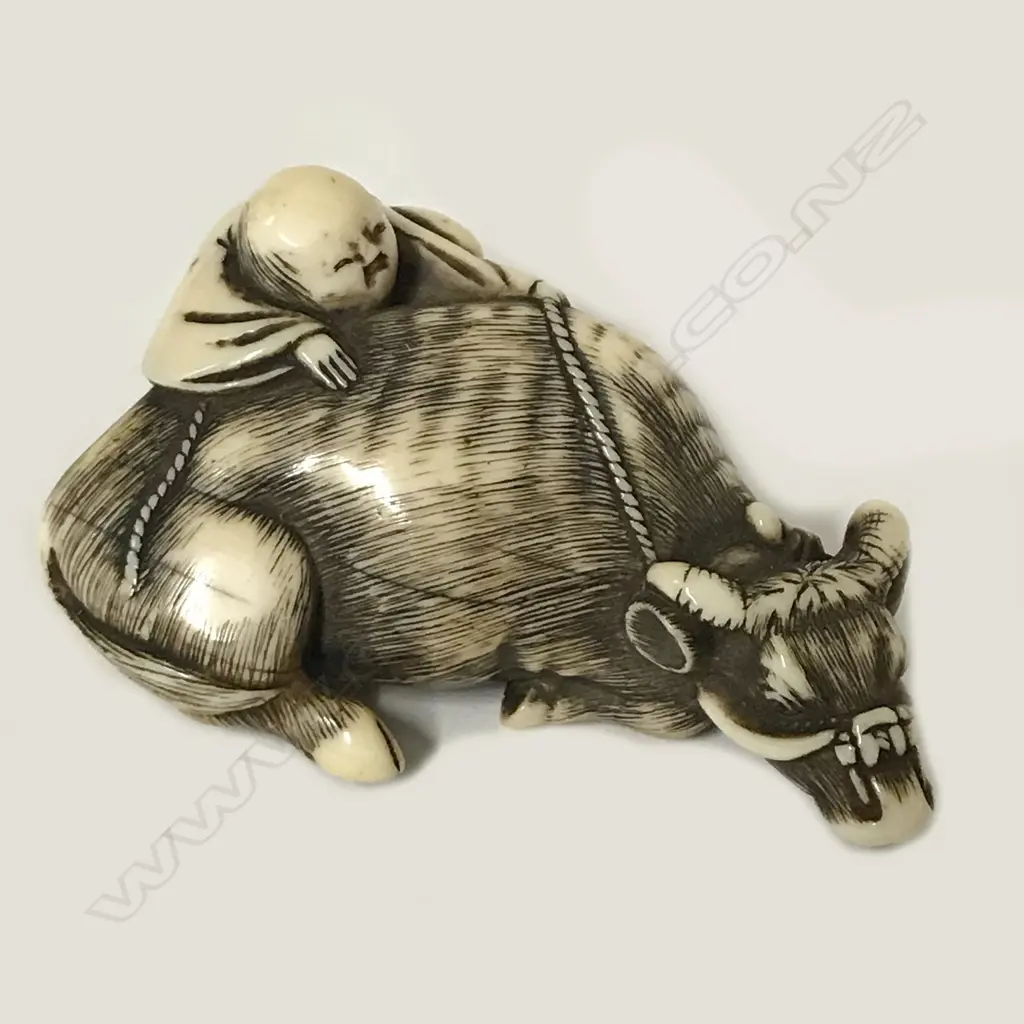 A 19thC ivory netsuke Image 1++