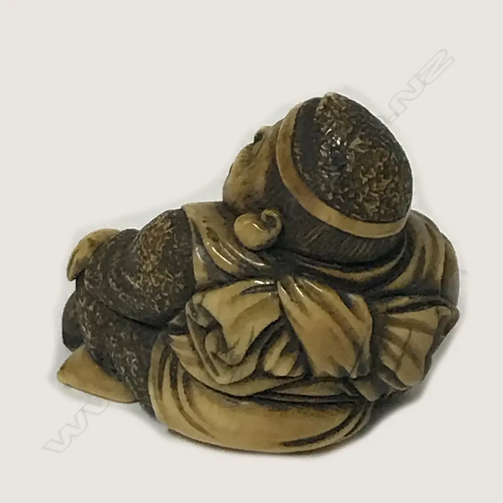 A 19thC ivory netsuke Image 1++
