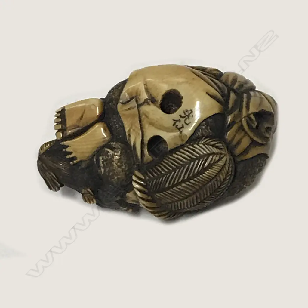 A 19thC ivory netsuke Image 1++