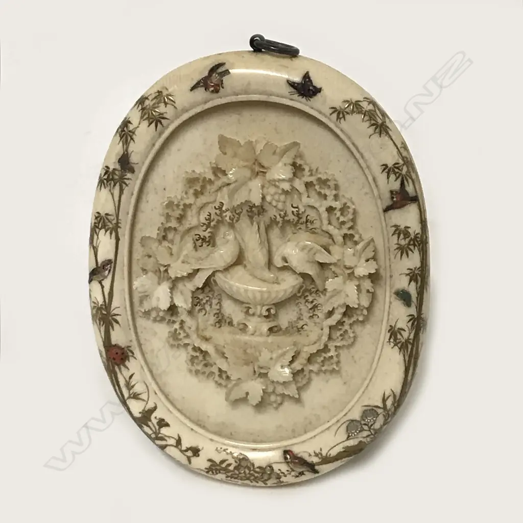 A Japanese Meiji period shibiyama ivory miniature oval frame Image 1++