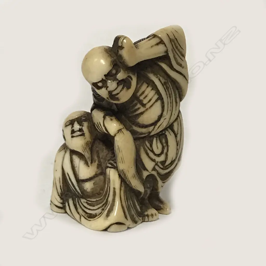 A late 18thC ivory netsuke Image 1++