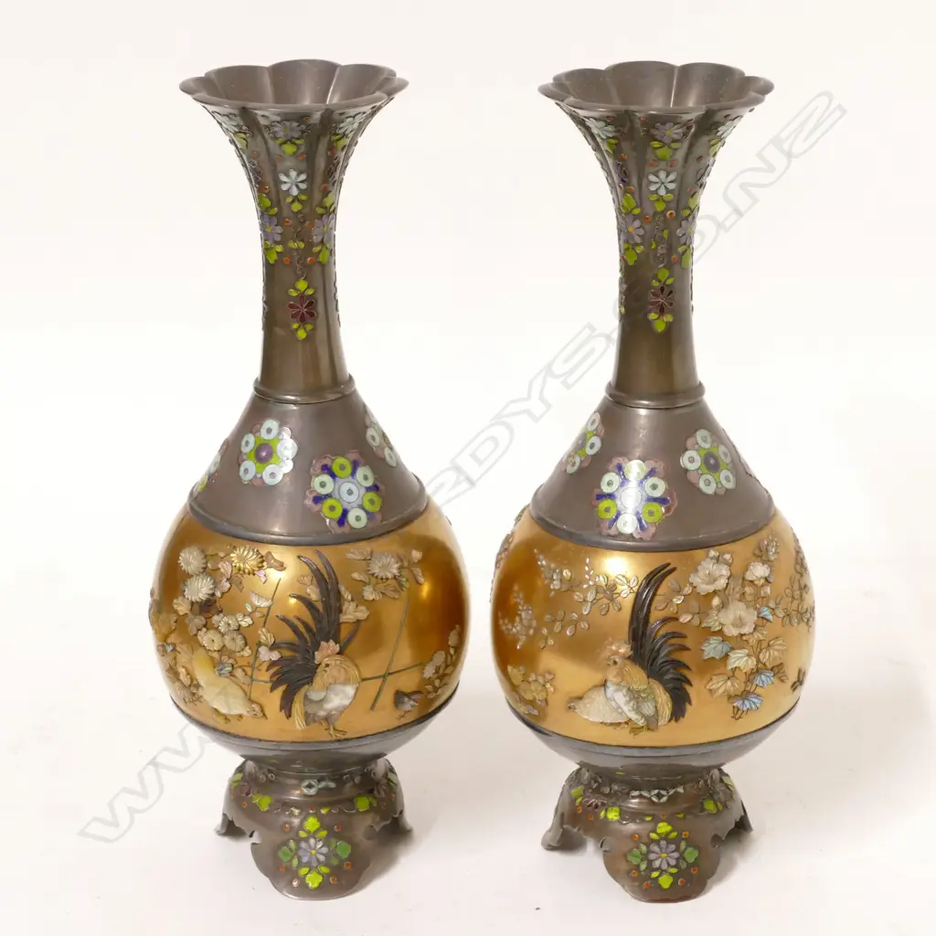 A pair of exceptional Japanese shibiyama and silver cloisonné vases Image 1++
