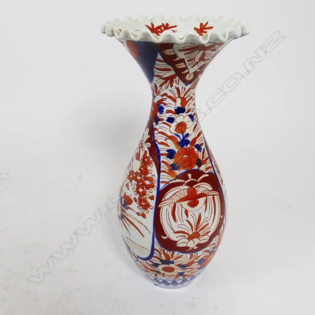 A c.1900 Japanese Imari baluster vase Image 1++