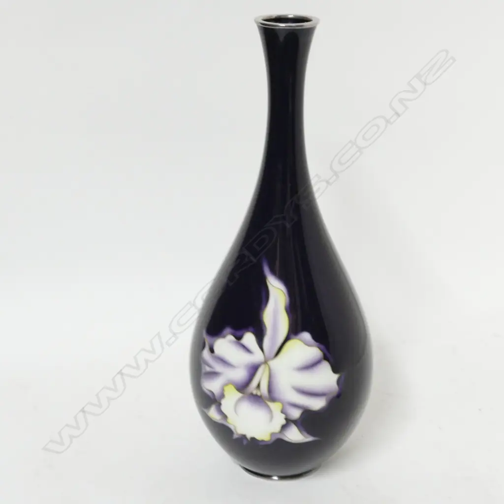 A Japanese wireless cloisonné vase Image 1++