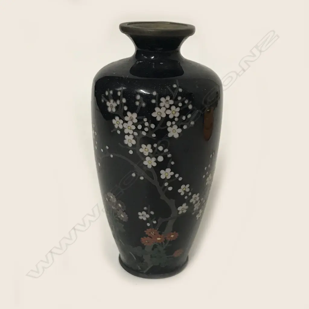 A fine miniature cloisonné vase Image 1++