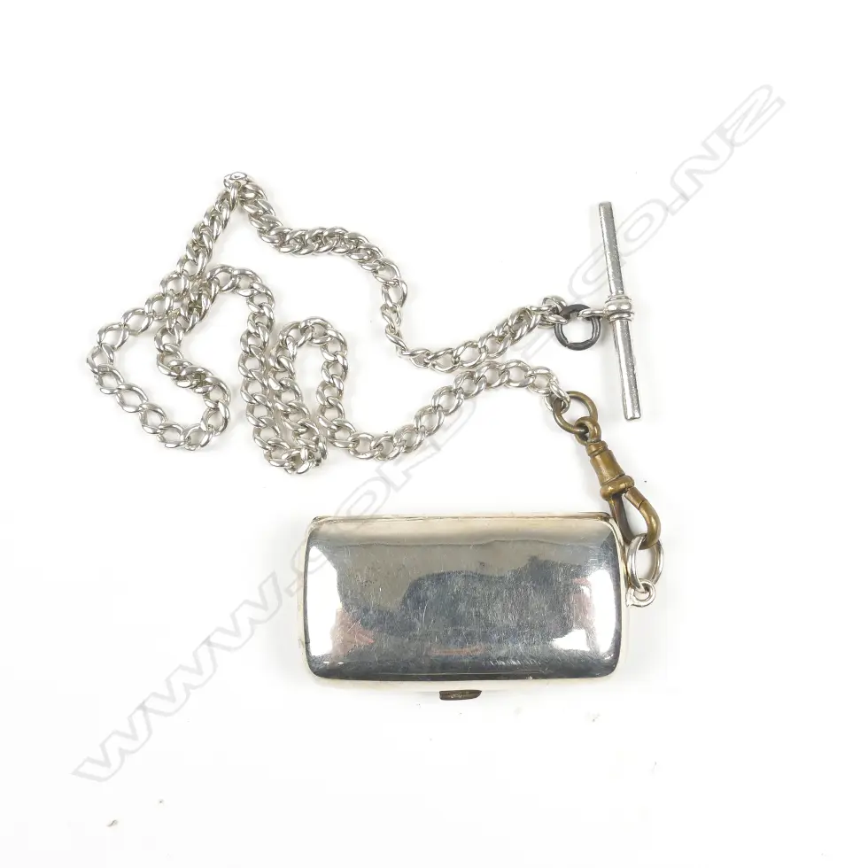 A silver double sovereign case Image 1++