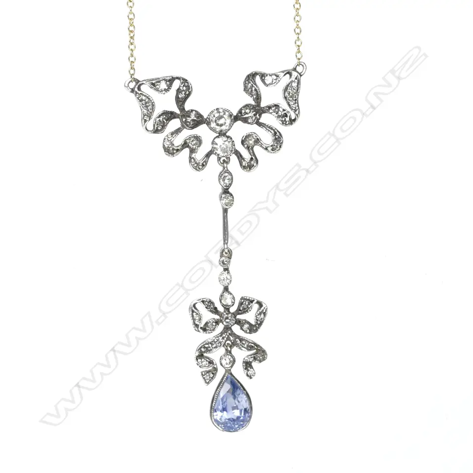 A Belle Époque-style pendant Image 1++