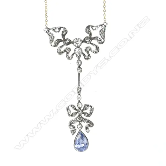 A Belle Époque-style pendant