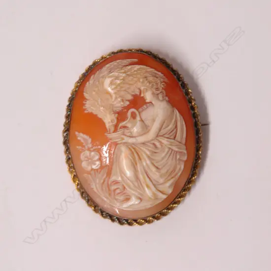 A mid-20thC 9ct. yellow gold framed quality cameo brooch