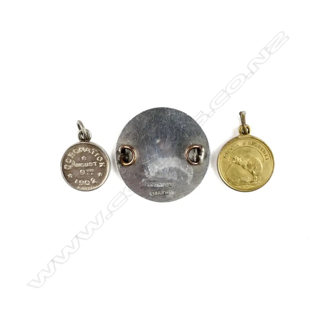 Three vintage N.Z. medallions Image 1++