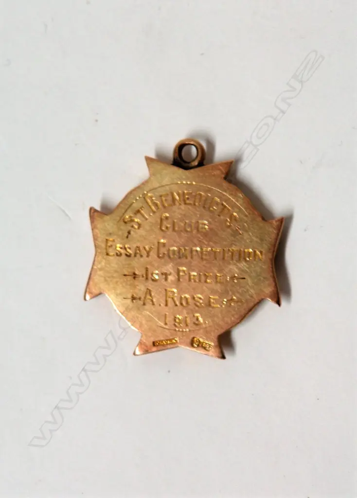 A 9ct. gilded rose gold Maltese Cross fob by A. Kohn (New Zealand) Image 1++